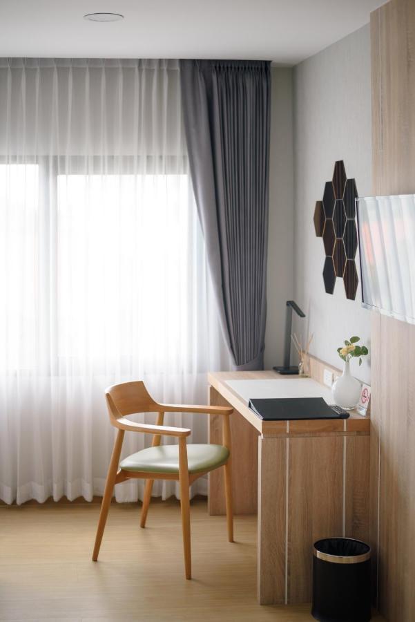 Prime Square Hotel Chiang Mai Bagian luar foto
