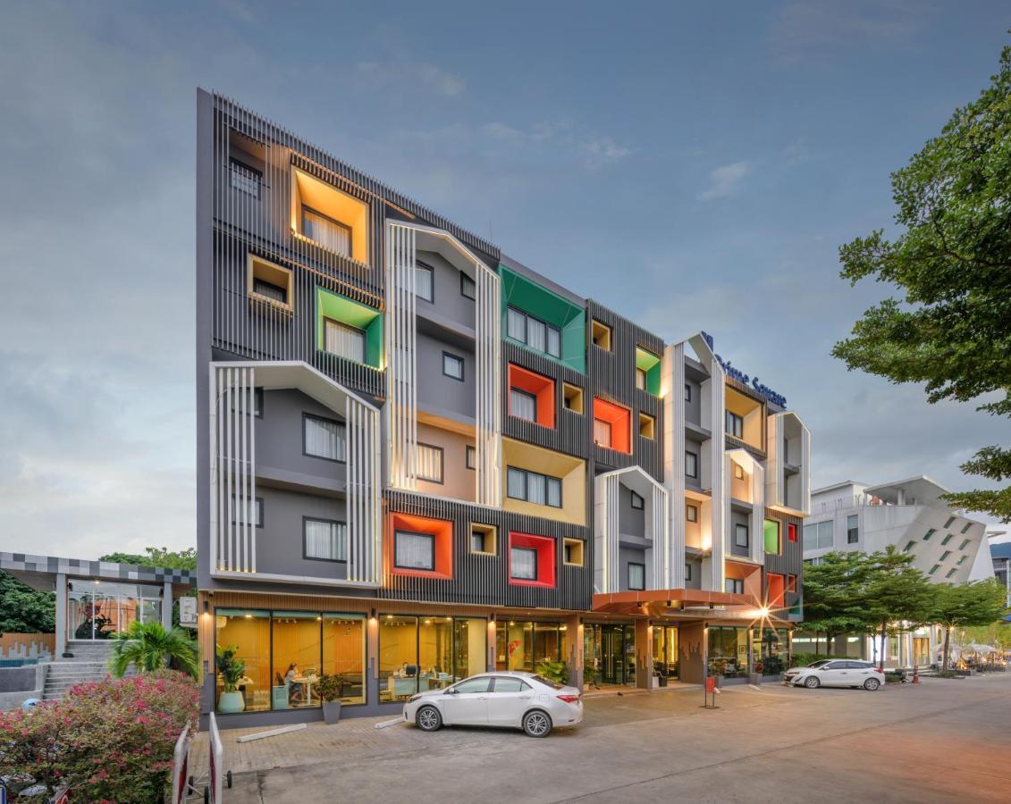 Prime Square Hotel Chiang Mai Bagian luar foto