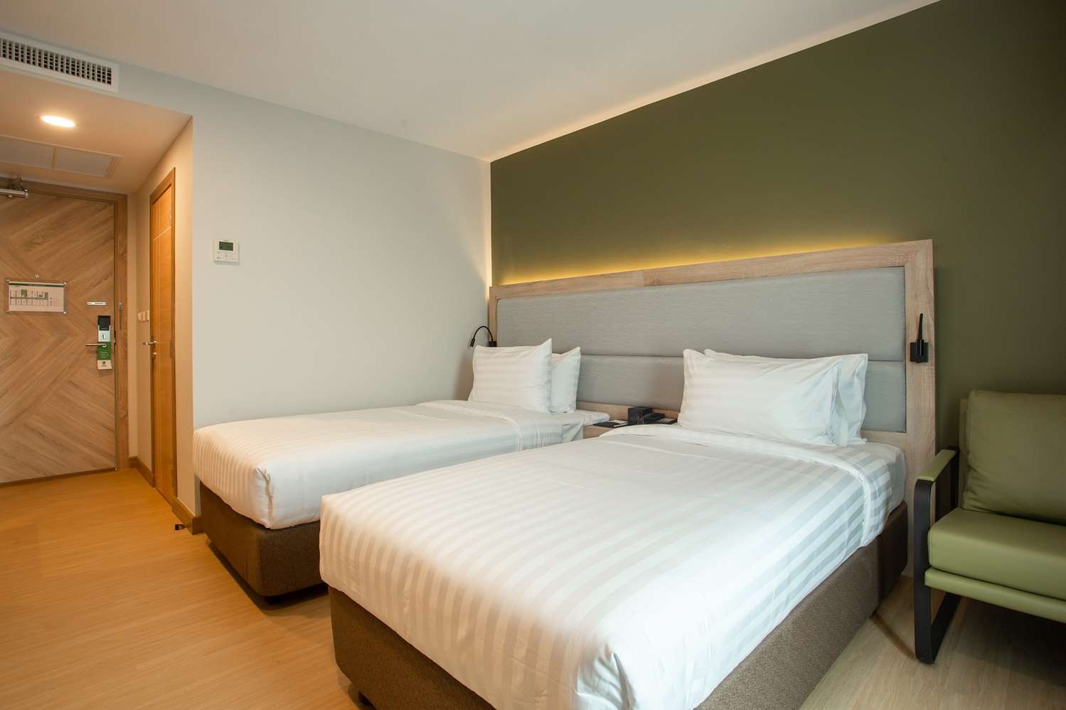 Prime Square Hotel Chiang Mai Bagian luar foto